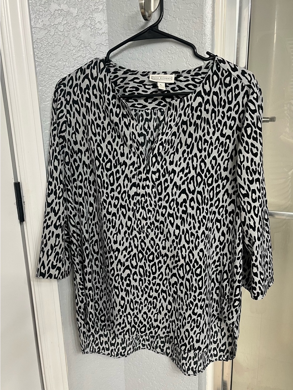 Dana Buchman Black & White Leopard-Print V-Neck 3/4 Sleeve